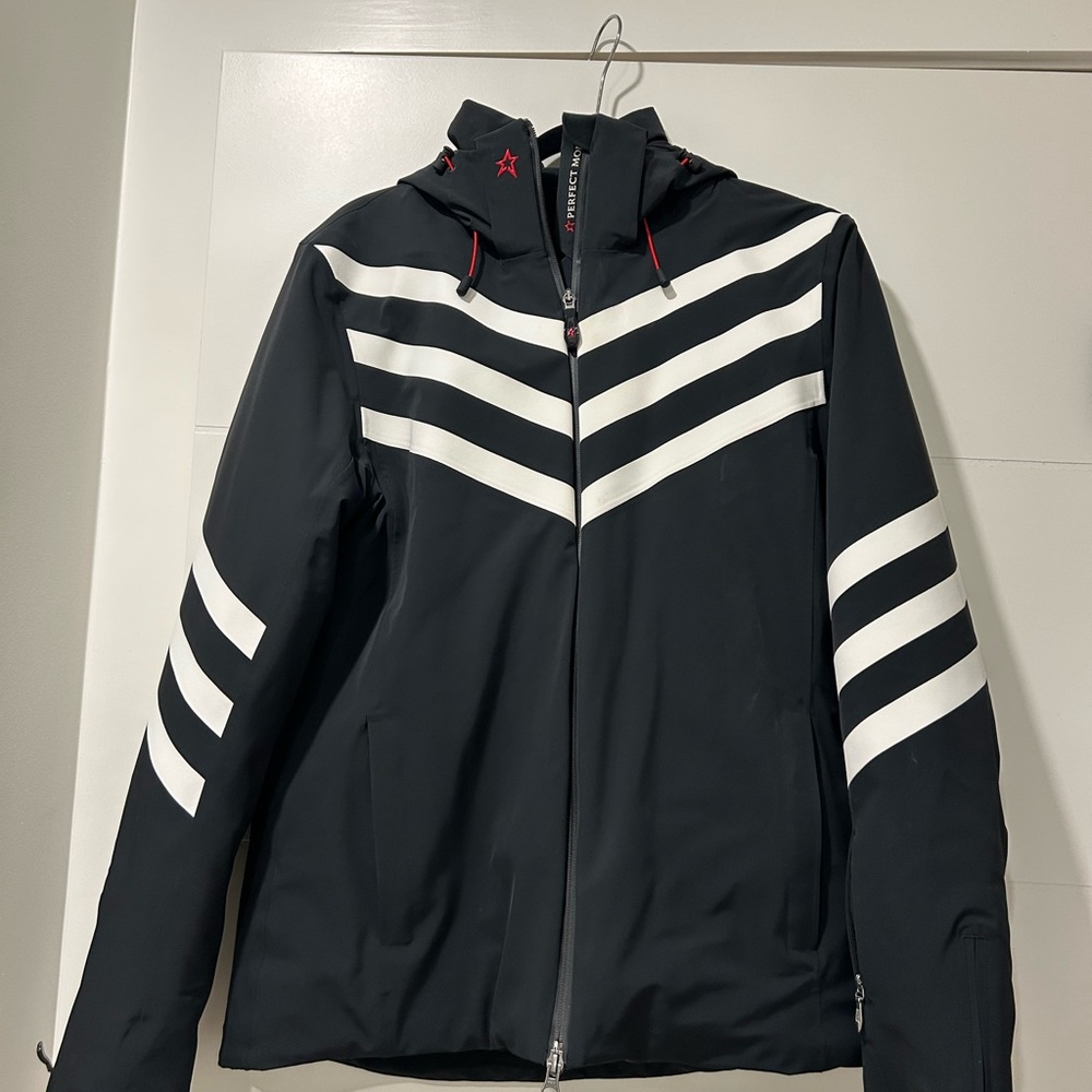Perfect Moment Black Jacket with White Chevron Size Large Removable Hood